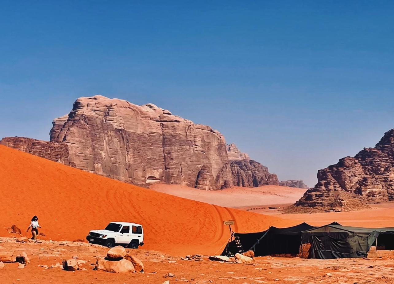 Hotel Bedouin Bunch Camp Wadi Rum Esterno foto