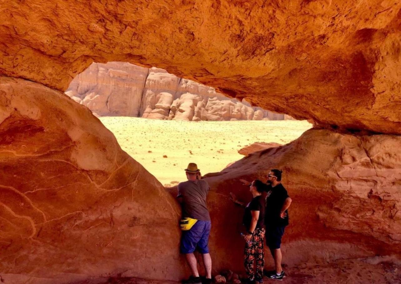 Hotel Bedouin Bunch Camp Wadi Rum Esterno foto